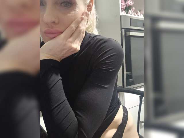 Mazalane, en directo ahora en BongaCams