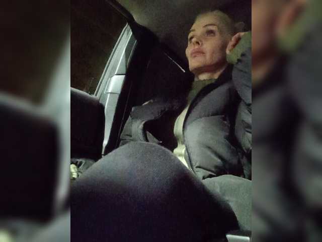 Mazalane, live now on BongaCams