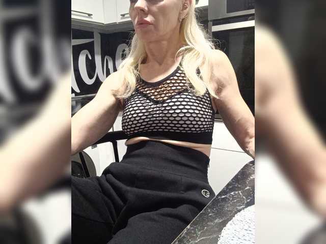 Mazalane, live now on BongaCams