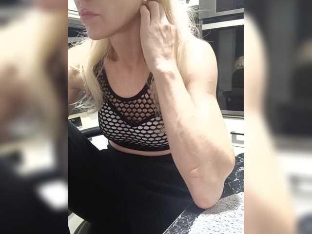 Mazalane, en directo ahora en BongaCams