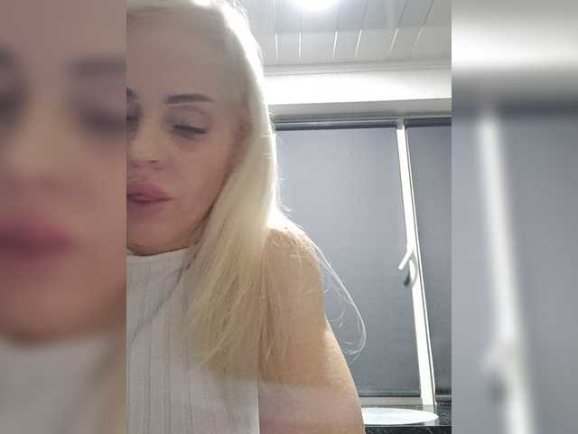 Mazalane live cam on BongaCams