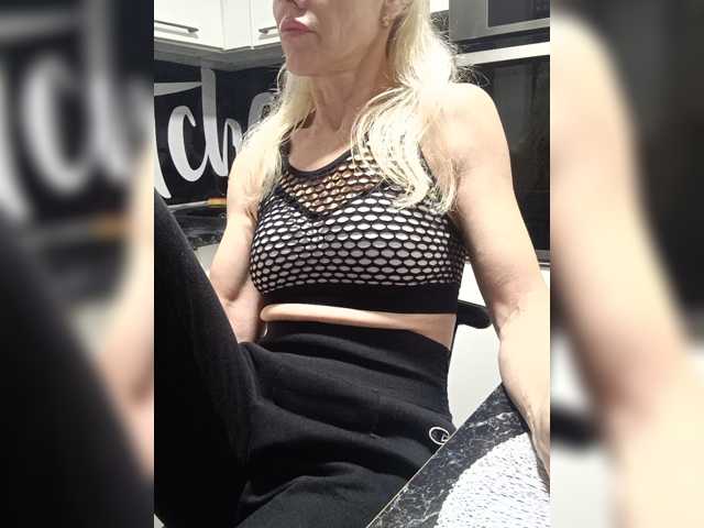 Mazalane, en directo ahora en BongaCams