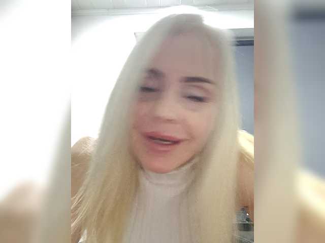 le modèle Mazalane est en webcam porno dans un show sur le site bongacams, il possède les tags suivants: White/Caucasian,Blonde,Shaved