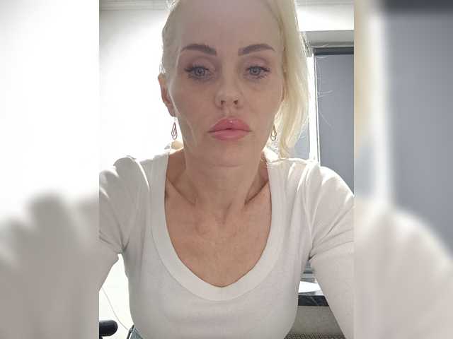 Mazalane live cam on BongaCams