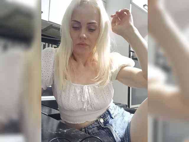 Mazalane's webcam live show
