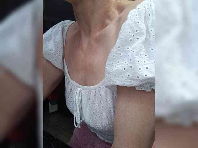 Mazalane live female cam on bongacams