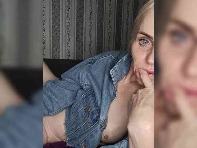 Mazalane's cam show statistics and live stream