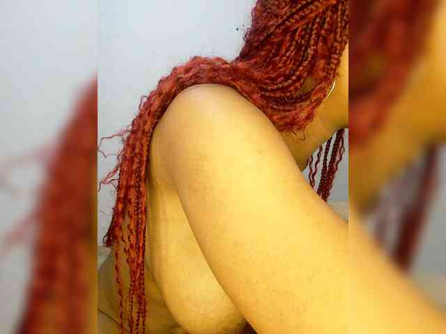 Nefertari-Smith webcam