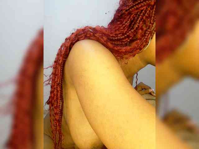 Nefertari-Smith webcam