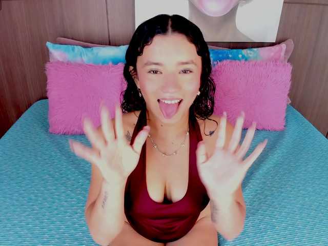 ElsaStraus's BongaCams show and profile