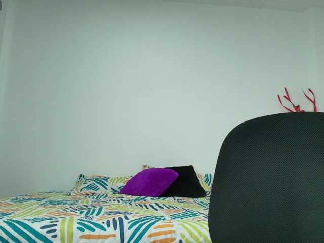 roosjasmin's BongaCams show and profile