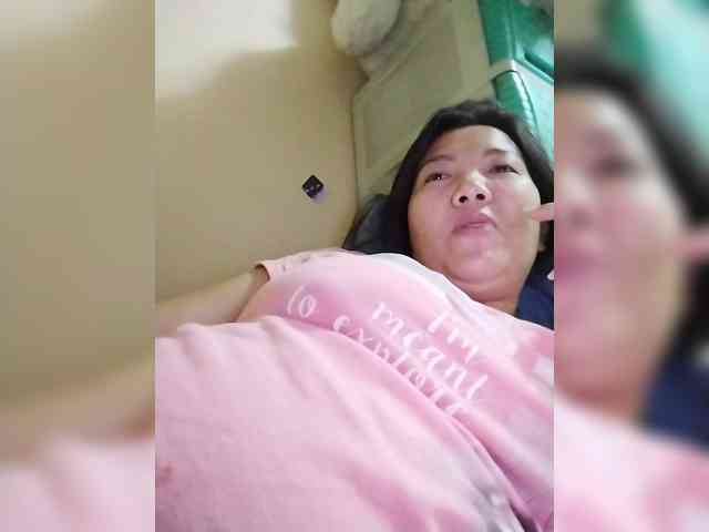 asianbigtits09 webcam