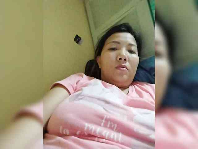 asianbigtits09 webcam