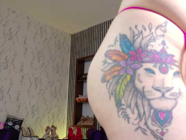 ScarletHiit live cam on BongaCams