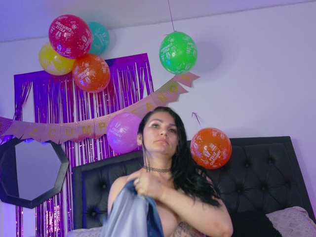 ScarletHiit live cam on BongaCams
