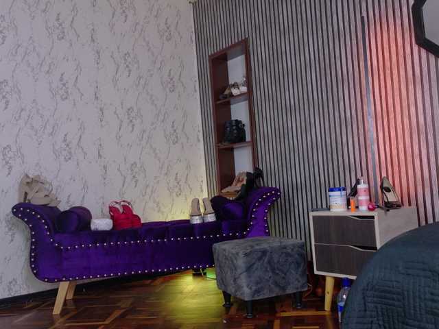 ScarletHiit live cam on BongaCams