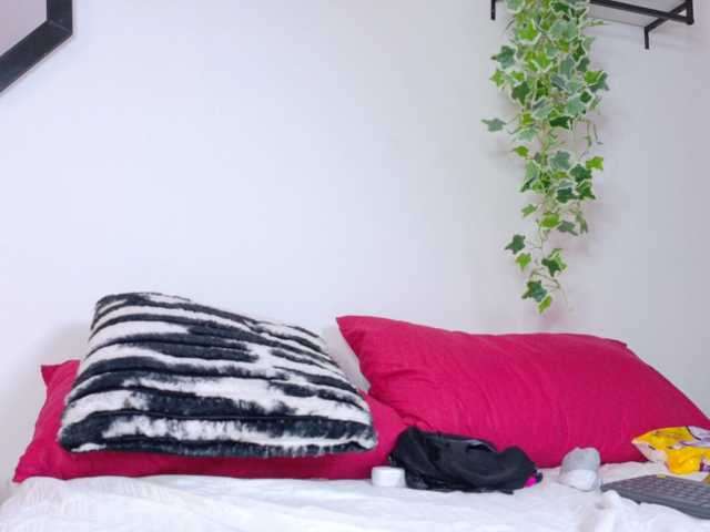 ScarletHiit live cam on BongaCams