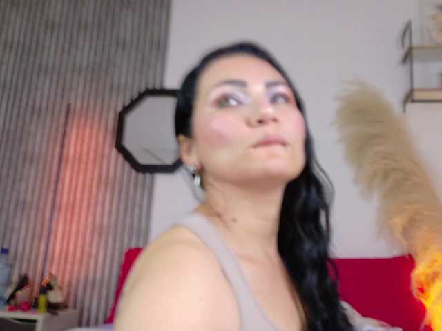 ScarletHiit live cam on BongaCams