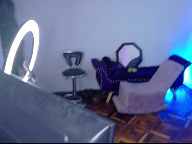 ScarletHiit live cam on BongaCams