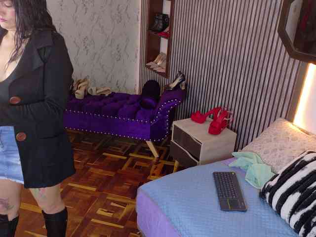 ScarletHiit Live Webcam on BongaCams