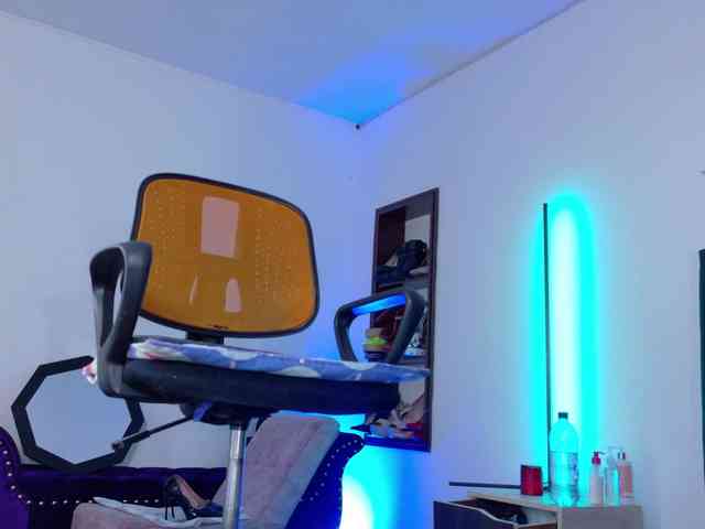 ScarletHiit webcam