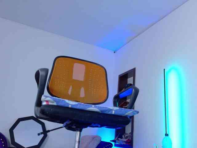 ScarletHiit webcam