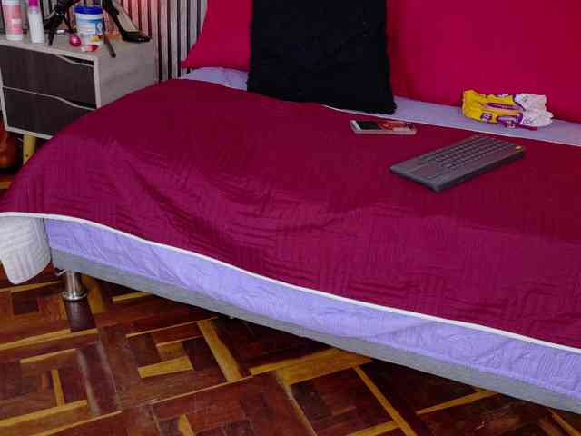 ScarletHiit webcam