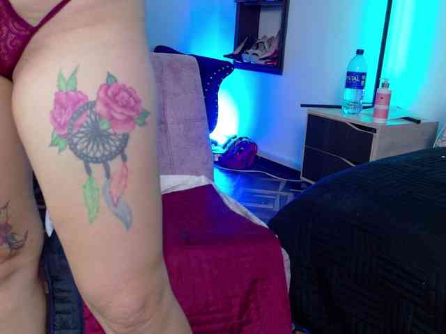 ScarletHiit webcam