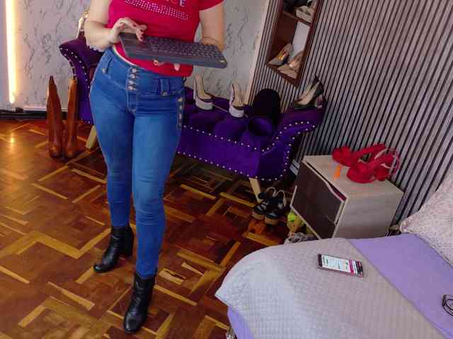 ScarletHiit webcam