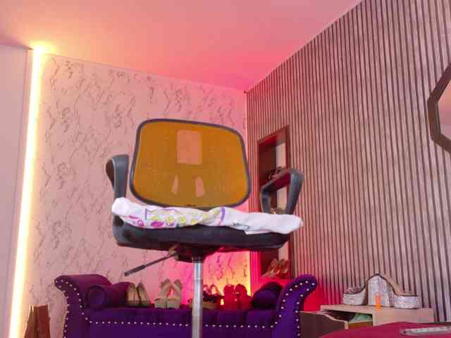 ScarletHiit webcam