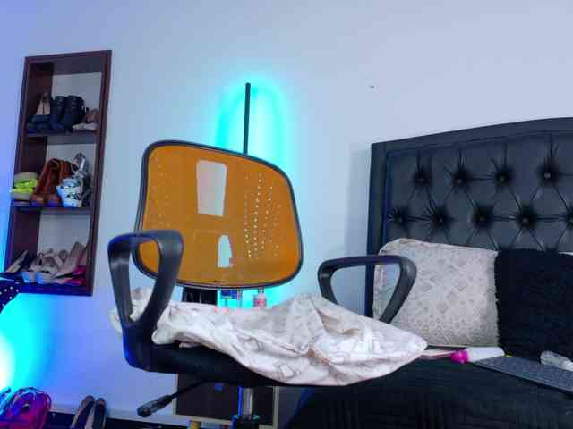 ScarletHiit webcam