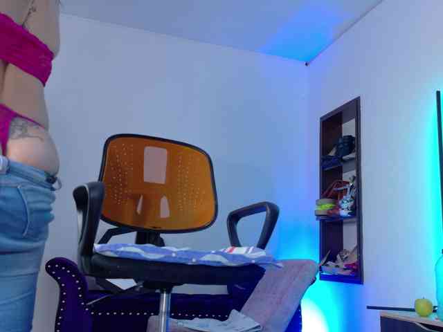ScarletHiit webcam