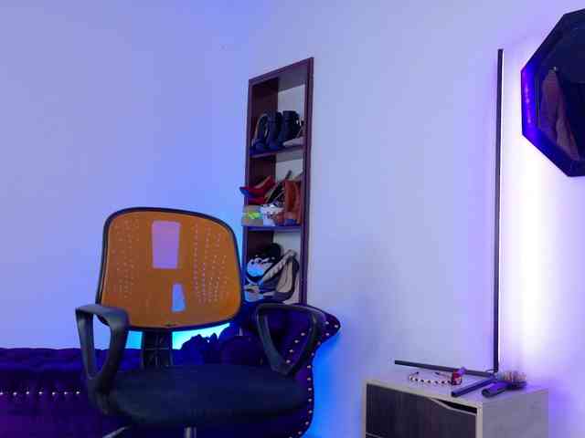 ScarletHiit webcam