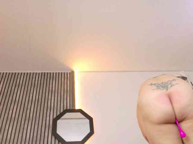 ScarletHiit webcam