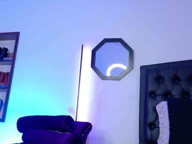 ScarletHiit webcam