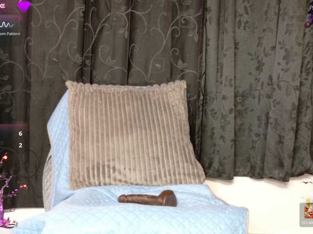 Miia-Blace live cam on BongaCams