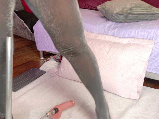 Miia-Blace live cam on BongaCams