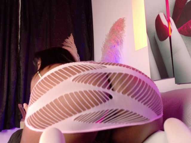 Miia-Blace live cam on BongaCams