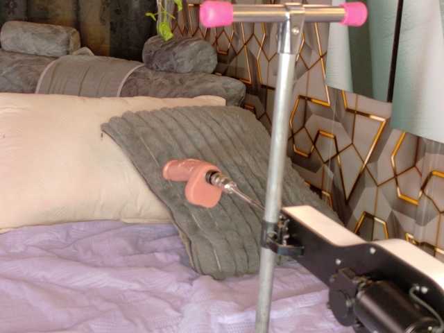 Miia-Blace live cam on BongaCams
