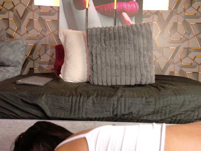 Miia-Blace live cam on BongaCams