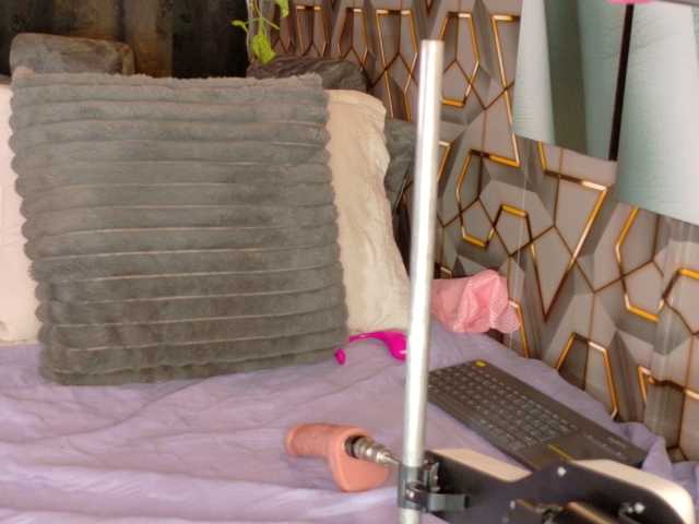 Miia-Blace live cam on BongaCams
