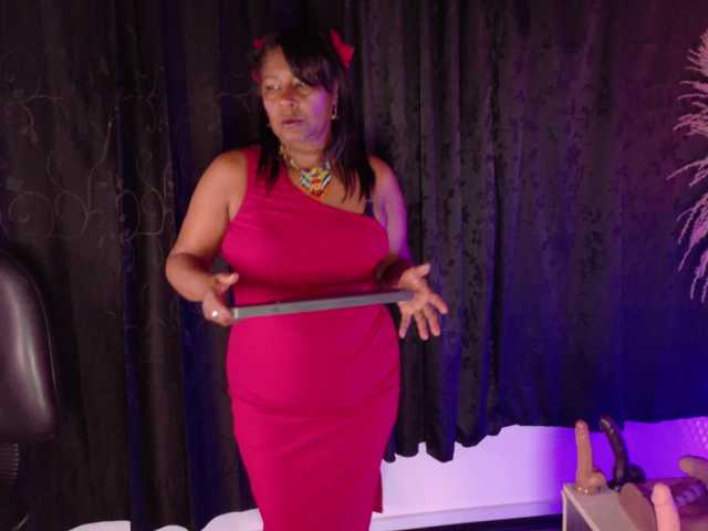 Miia-Blace live cam on BongaCams