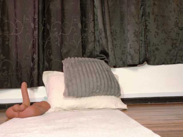 Miia-Blace live cam preview