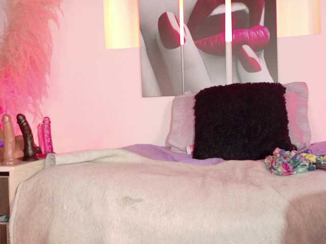 le modèle Miia-Blace est en webcam porno dans un show sur le site bongacams, il possède les tags suivants: Ebony,Brunette,Hairy