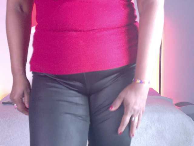 Miia-Blace live cam on BongaCams