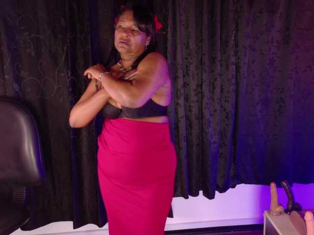 Miia-Blace live cam on BongaCams