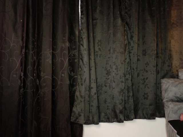 Miia-Blace live cam on BongaCams