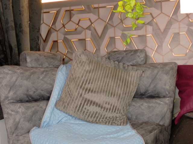 Miia-Blace live cam on BongaCams