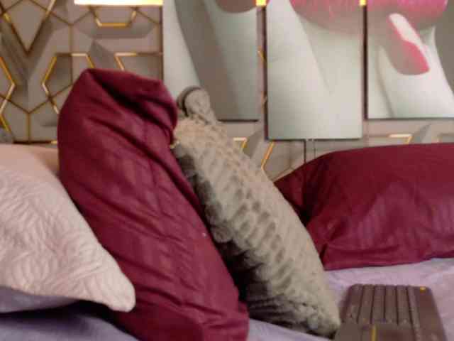 Miia-Blace Live Webcam on BongaCams