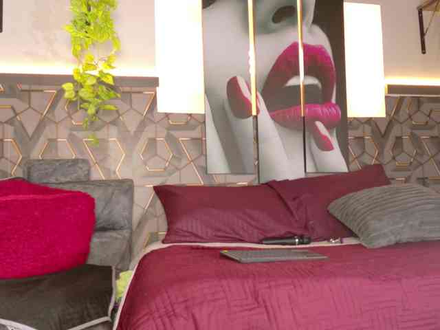 Miia-Blace Live Webcam on BongaCams